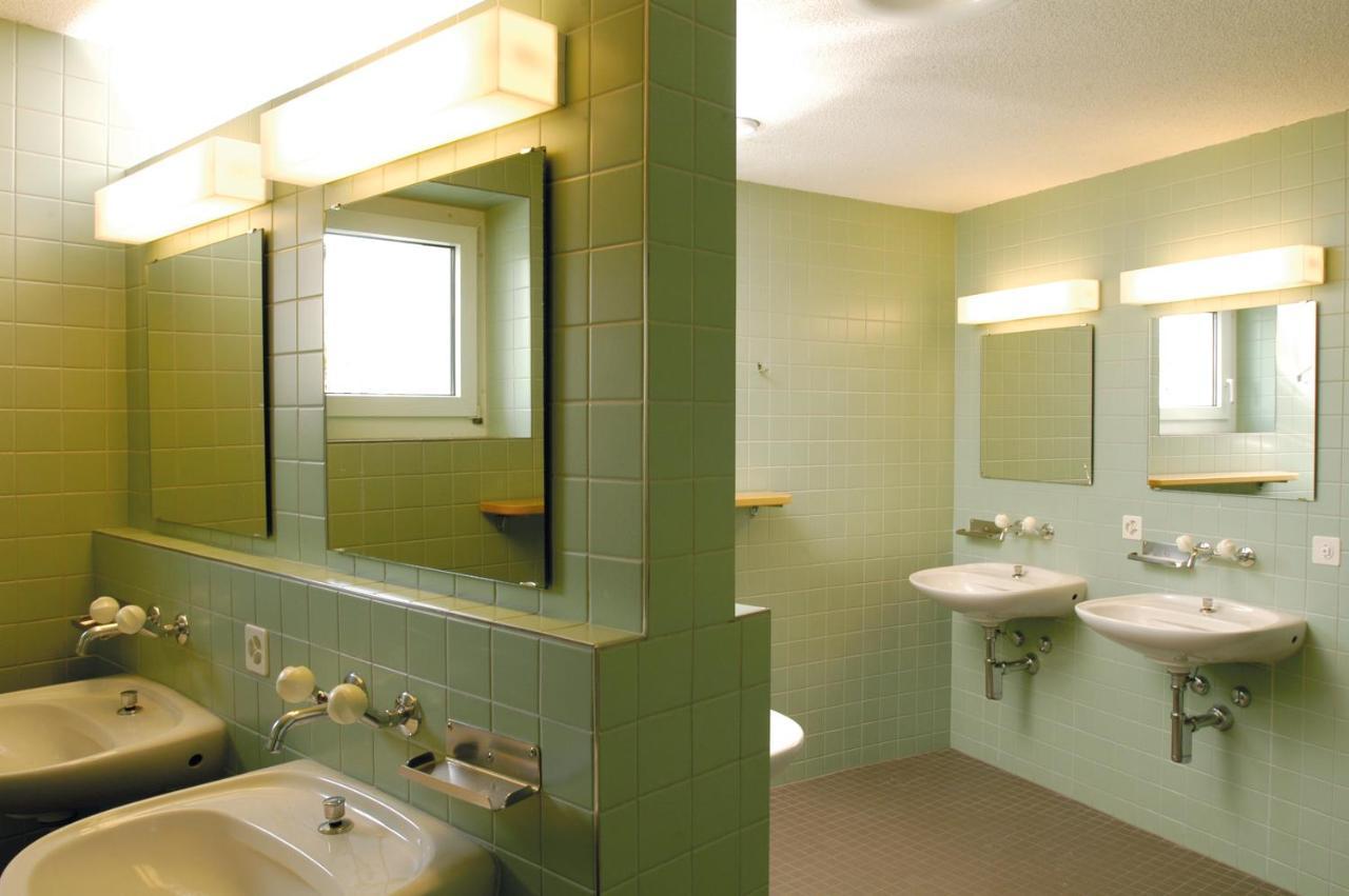 Youth Hostel *
